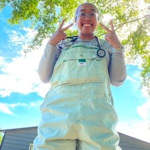 Meet your Posher, Nur